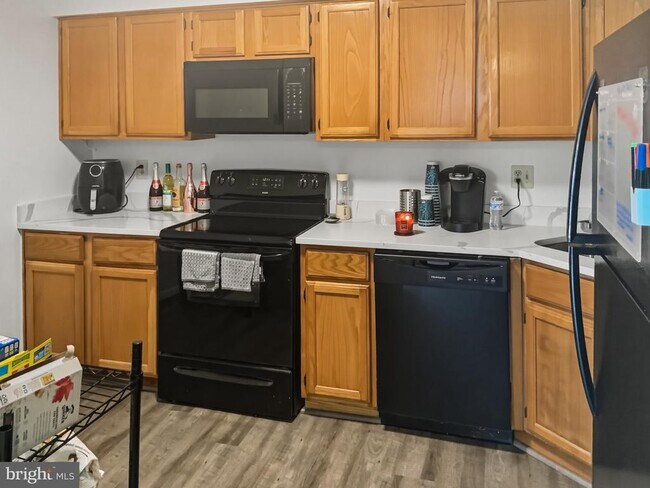 Building Photo - 8750 Cumbria Ct