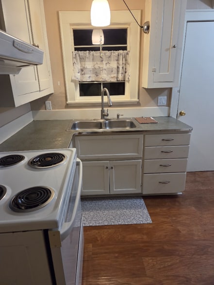 Building Photo - 2075 Berry St SE