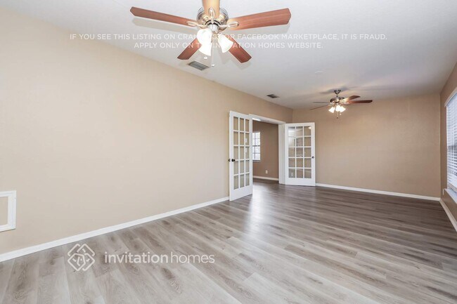 Building Photo - 327 80th Ave NE