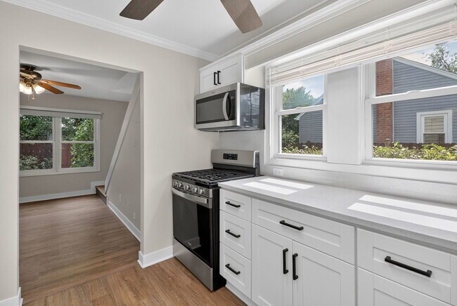 Building Photo - 100 83rd St