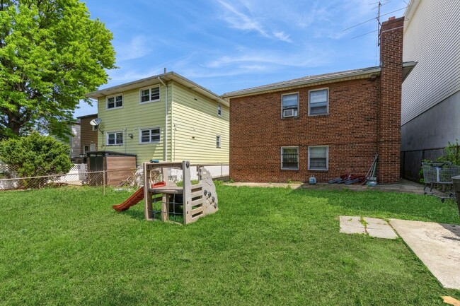 Building Photo - 169 McAdoo Ave