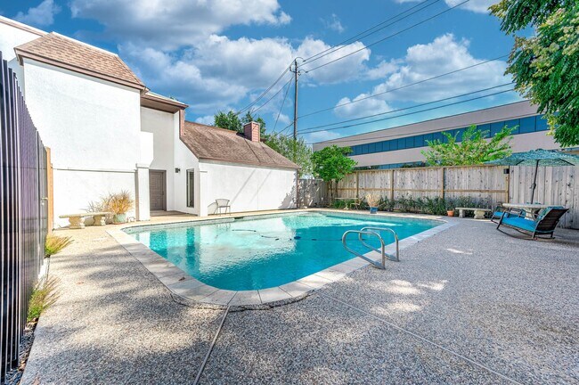 Building Photo - 4507 Medinah Pl