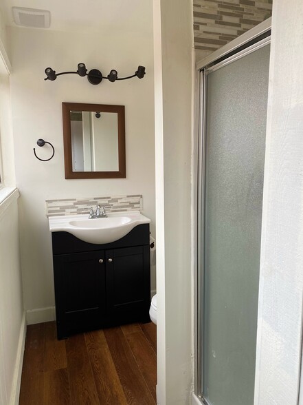 Upstairs Bathroom - 111 E 6th St