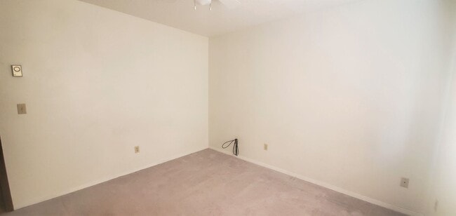 Building Photo - Main Level Living Duplex For Rent