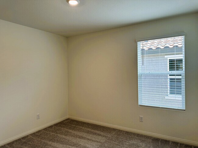 Building Photo - 7057 Dandelion Pk Ave