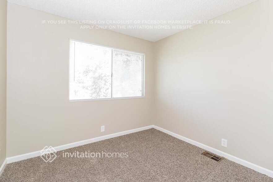 Building Photo - 2954 Redwood Dr