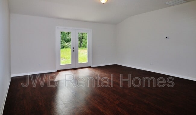 Building Photo - 5631 Leslie Rd