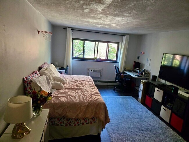 Building Photo - 15 Walbridge St