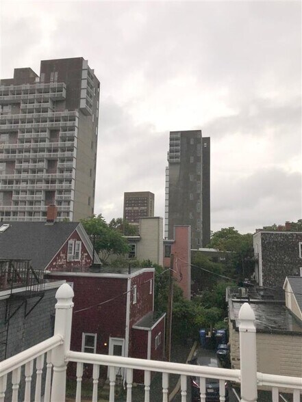 Building Photo - 9 Elmer St