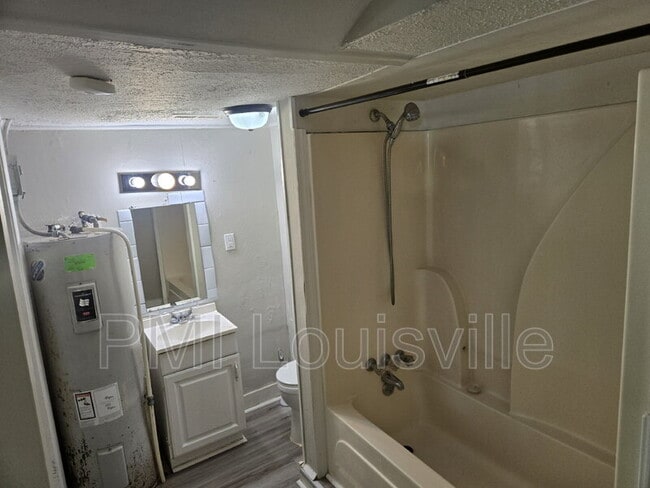 Building Photo - 451 N 25th St