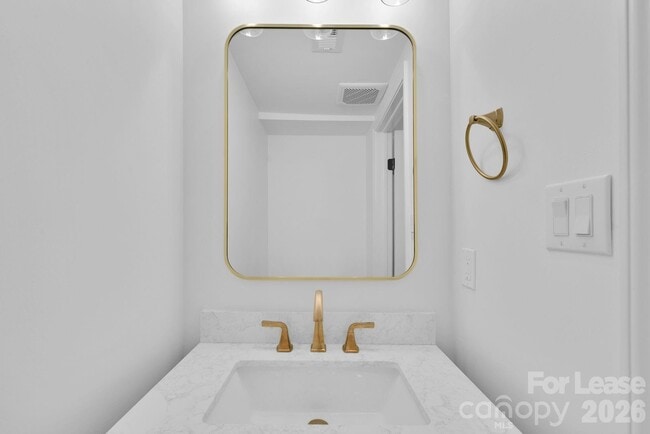 Building Photo - 7404 Shadowlake Dr