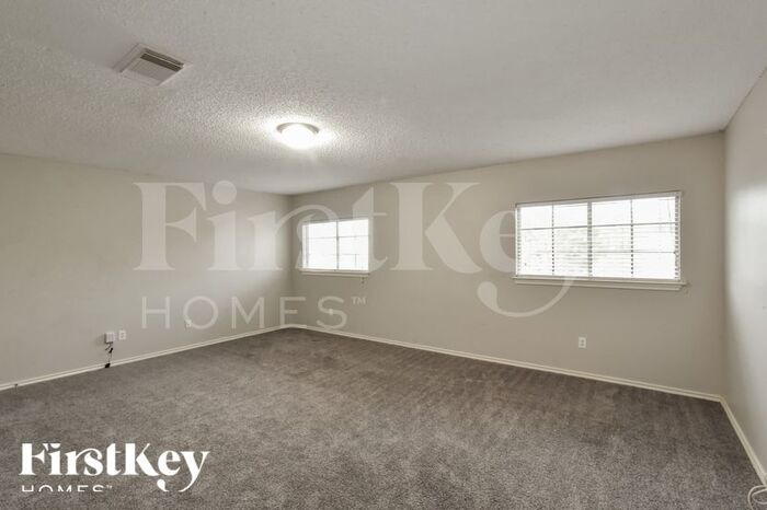 Building Photo - 6635 Meadow Fawn Dr