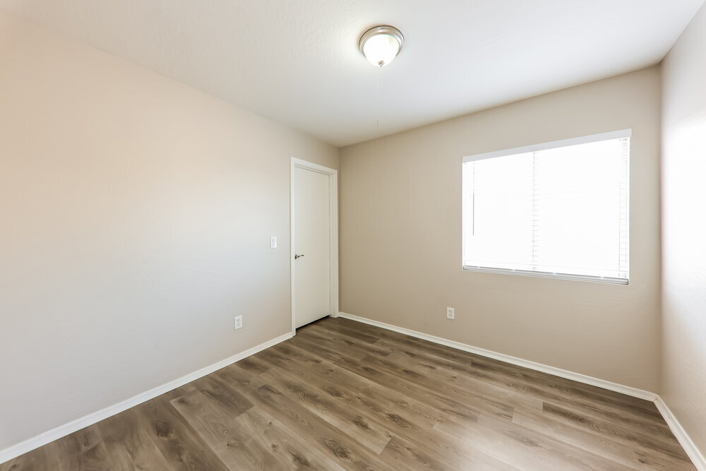 Building Photo - 11845 W Lupine Ave