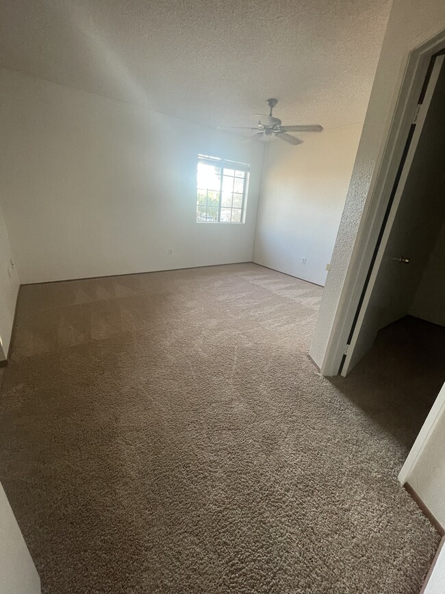 Upstairs Master Bedroom - 386 Pippin Dr