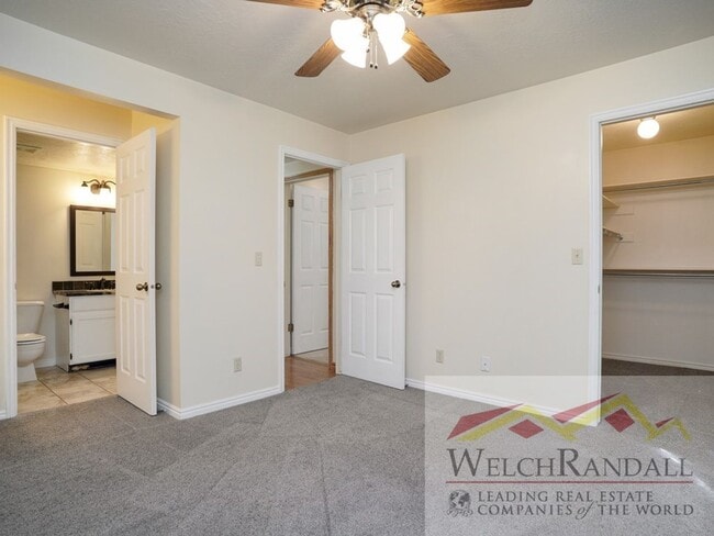 Building Photo - Corner Gem in Washington Terrace – 2BR Comfort & Style!