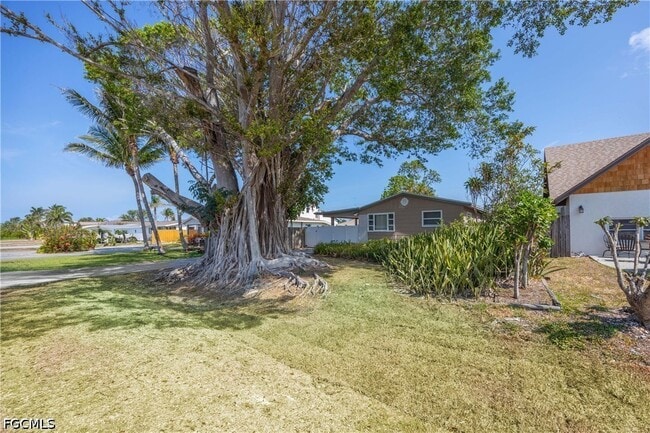 Building Photo - 547 101st Ave N