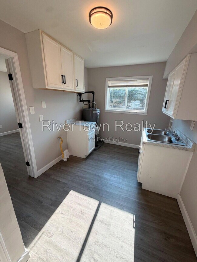 Building Photo - 263 Lucy Ave