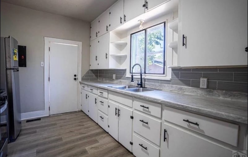 Building Photo - 207 Spring St