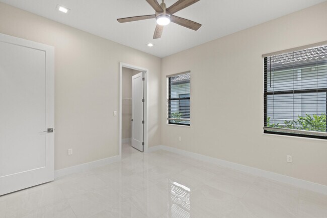 Building Photo - 10033 Stockrun Dr