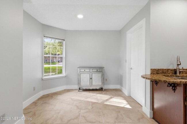 Building Photo - 421 Chicopee Ct