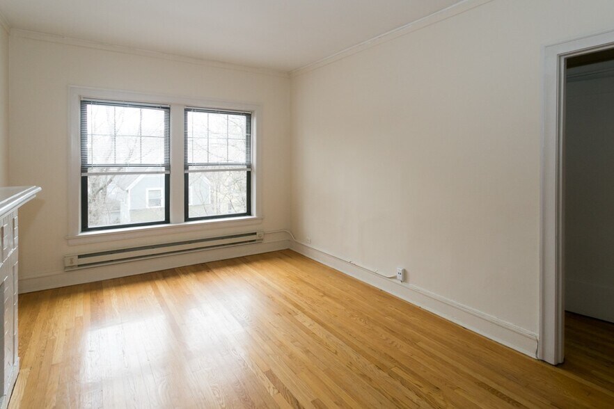 Building Photo - 805 Dempster St