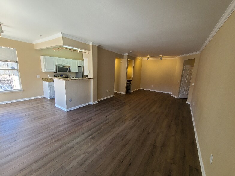 Building Photo - 7462 S Quail Cir