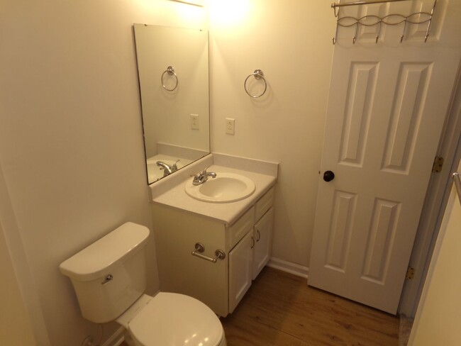 Building Photo - Modern Duplex in Havelock