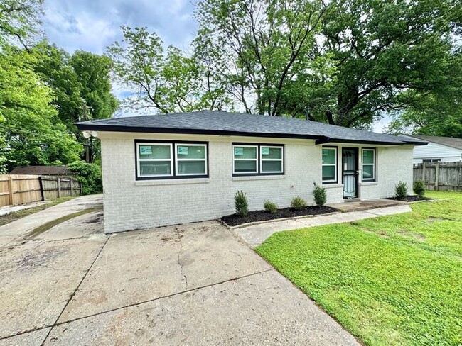 Building Photo - 4062 Alpine Ave