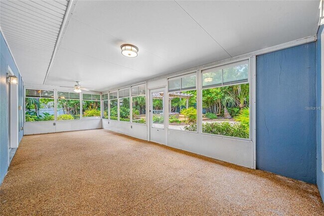 Building Photo - 401 Whitcomb Blvd