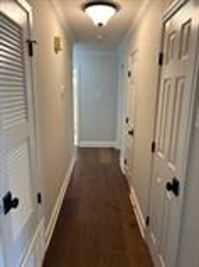 Building Photo - Spacious 3 bed/2 bath rental - Available early June!