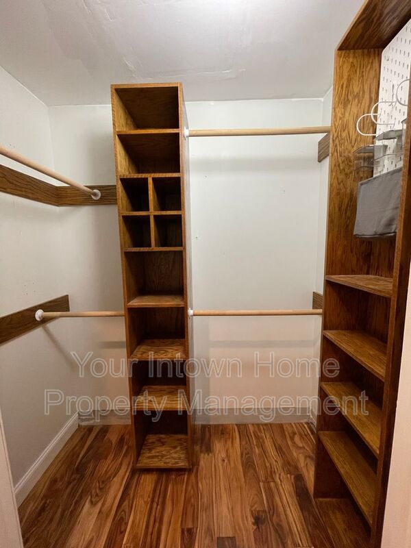 Building Photo - 548 Ontario Ave SW
