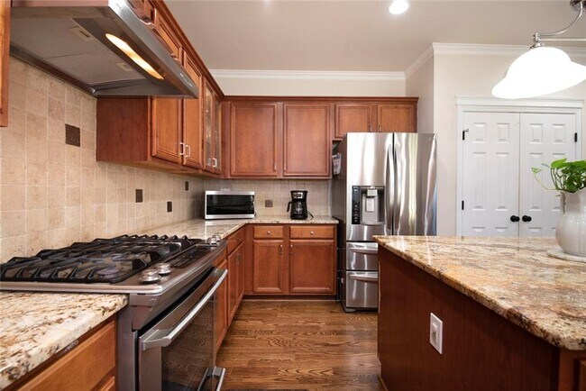 Building Photo - 1504 Belfaire Lake Tr