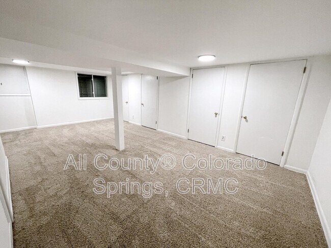 Building Photo - 2003 N El Paso St