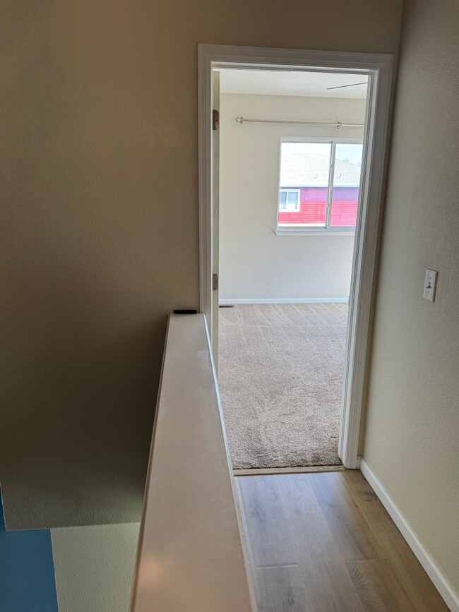 Building Photo - Charming 2BR Townhome in Brighton