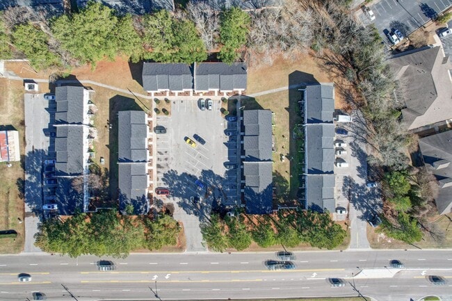 Building Photo - 2513 Charles Blvd