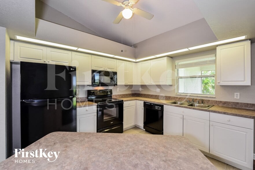 Building Photo - 3619 NW 41st Ln