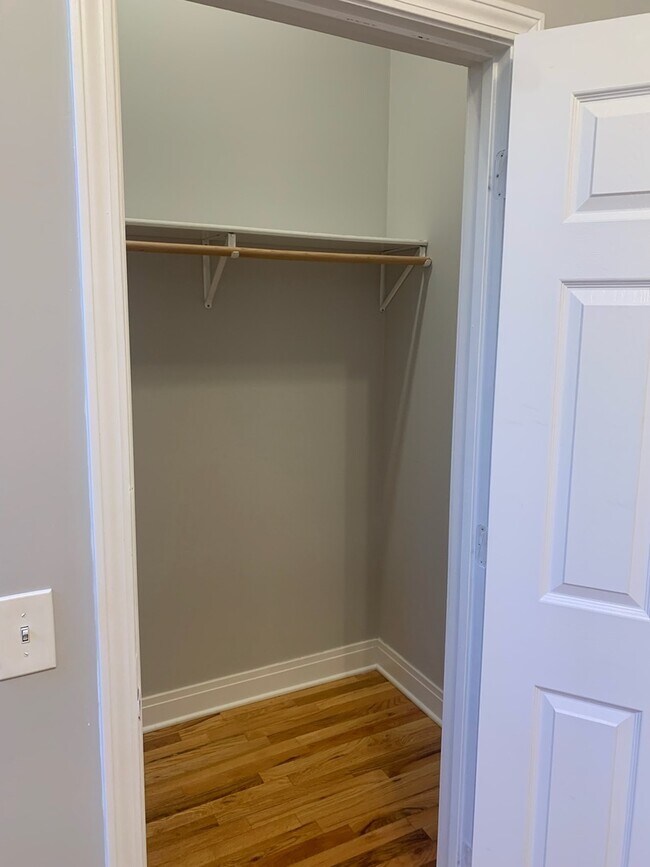 Building Photo - 2002 W Chicago Ave