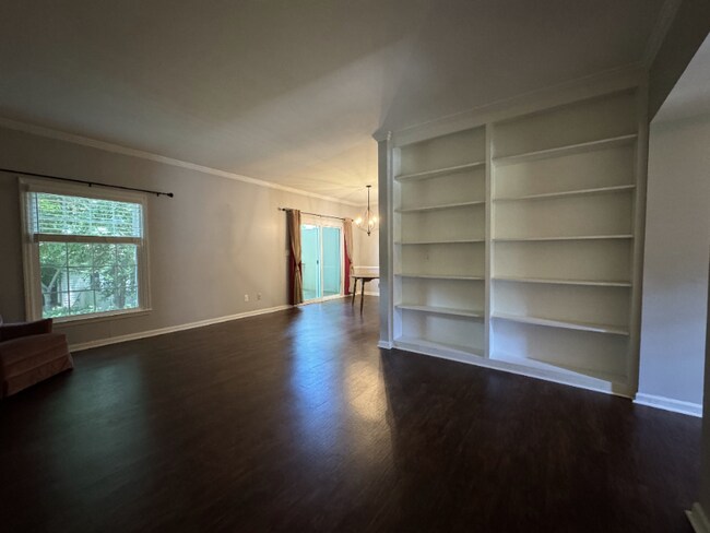 Building Photo - 5917 Quail Hollow Rd