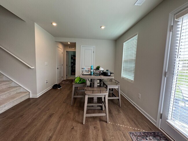 Building Photo - 4 Bedroom, 2.5 Bath Home w/ Office and 2 Car Garage