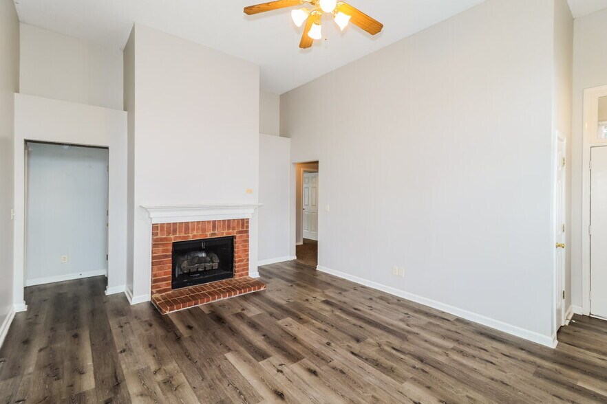 Building Photo - 9703 Java Cove