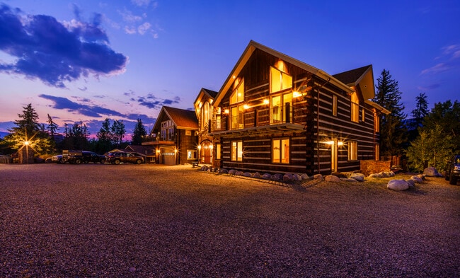 Building Photo - 35021 US-6