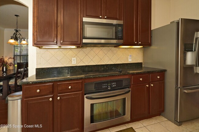 Building Photo - 1185 Talon Way