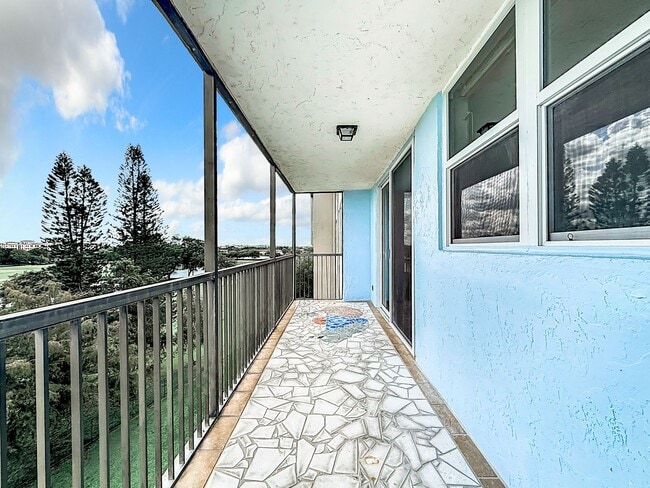 Building Photo - Gorgeous 2 bedroom 2  Condo in Boca Raton across from Nova University