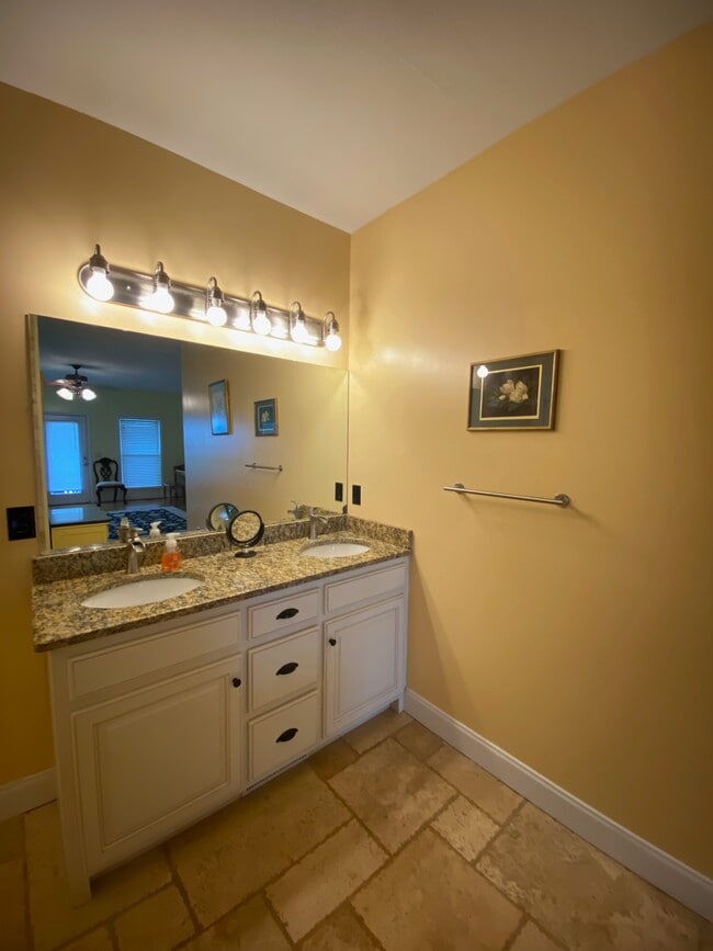 Building Photo - 149 Bowen Farm Rd