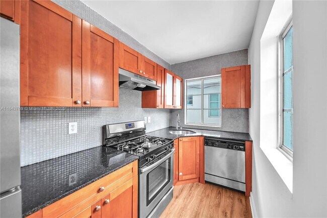 Building Photo - 7930 Tatum Waterway Dr