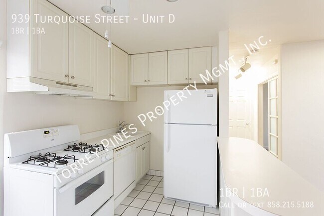 Building Photo - 939 Turquoise St
