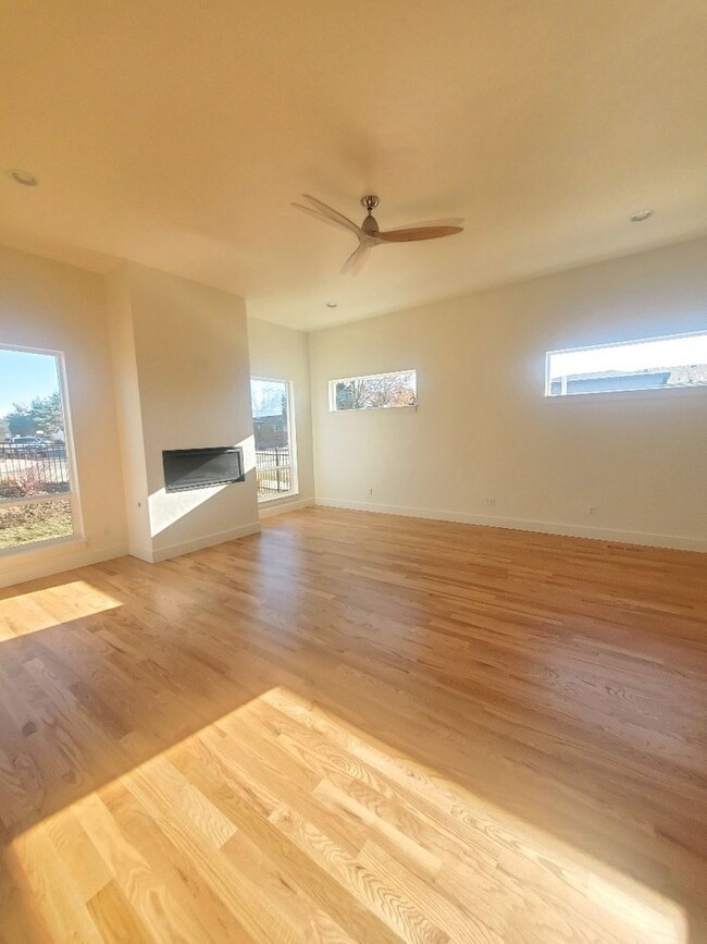 Building Photo - Beautiful  Eagle home