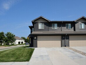 Building Photo - Charming 3-Bedroom Home in Quiet Omaha Nei...