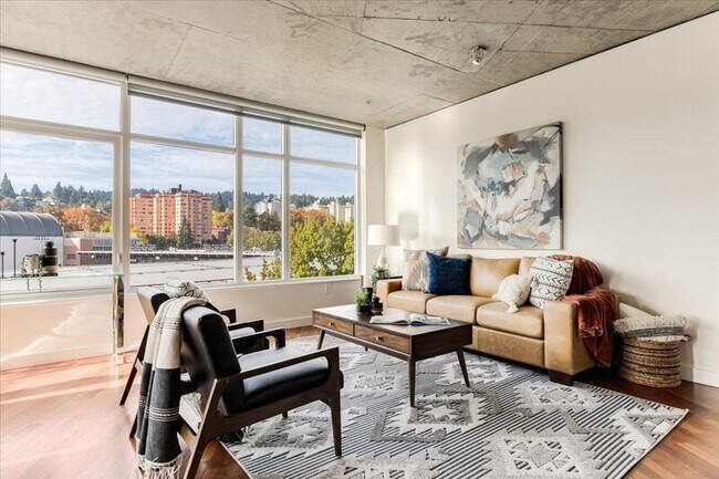 Building Photo - 1926 W Burnside St