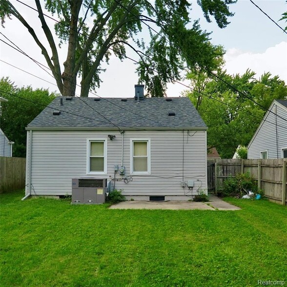 Building Photo - 2204 Barrett Ave